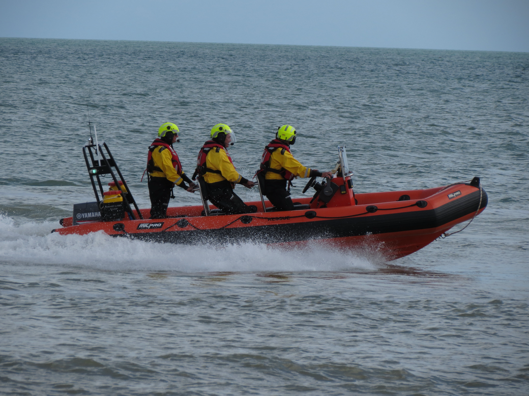 Pulfer rescue boat and crew, sea display PLIRB 2021